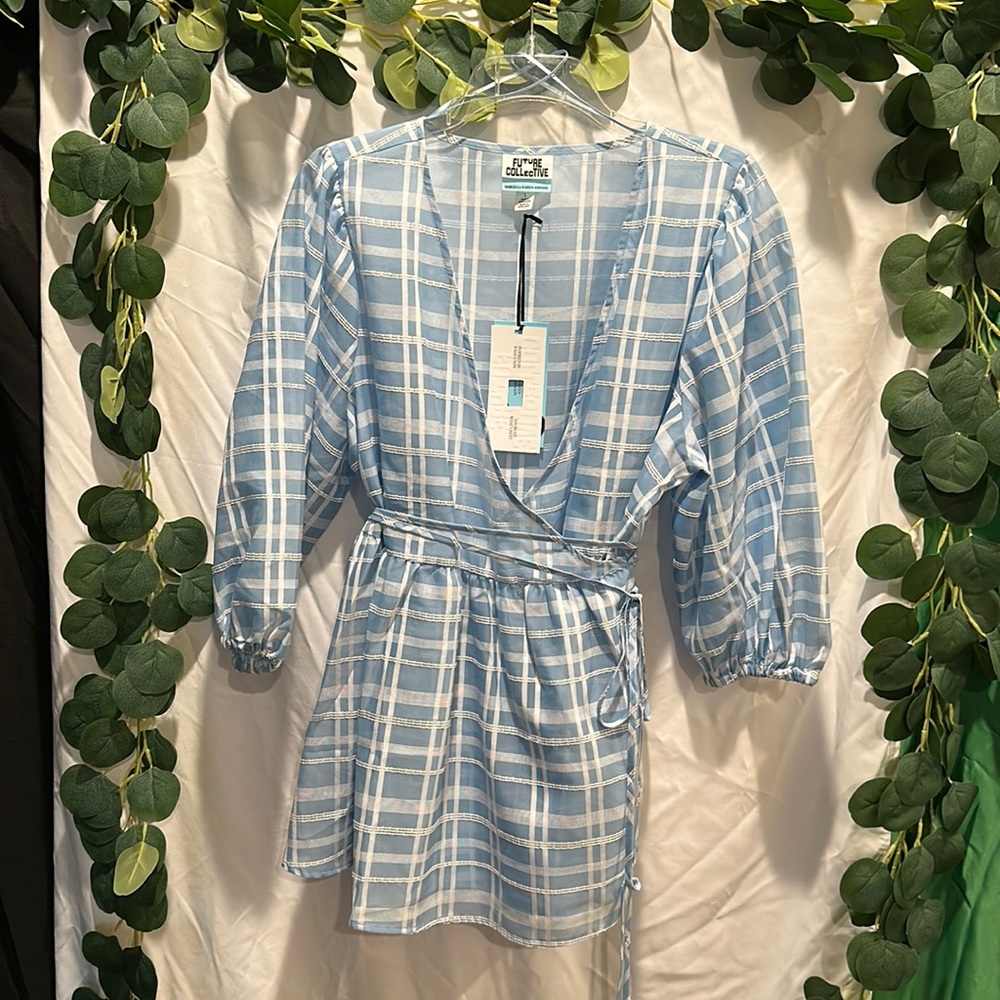 BNWT Future Collective Windowpane wrap top Size Large